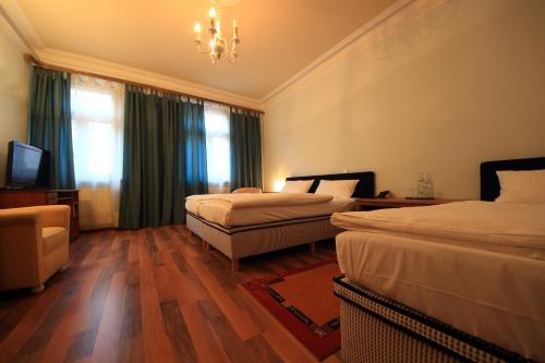 room detail thumbnail 0