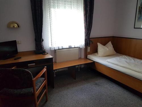 Traube Hotel Oeffingen 3.0km von Fellbach entfernt