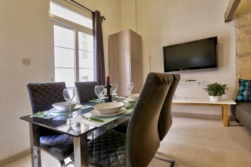 Charming Valletta 1 bedroom apartment off Republic Street sleeps 4, Valletta (Foto 5)