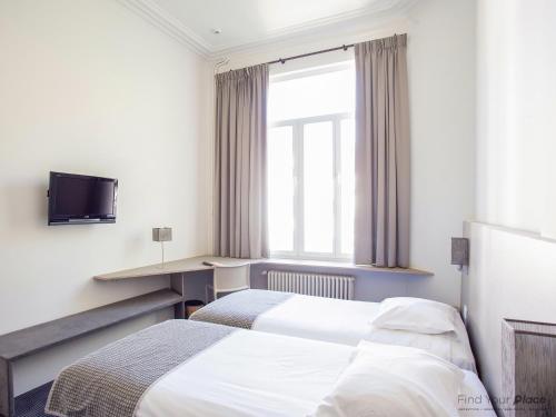 Hotel Du Congres - image 13