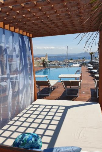 สระว่ายน้ำ, Best Western Premier Vieux Port in ลา ซัวตา