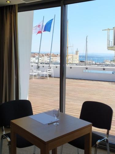 BEST WESTERN PREMIER Hôtel Vieux Port***