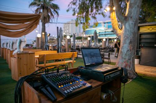 Beach Garden Hotel - main image