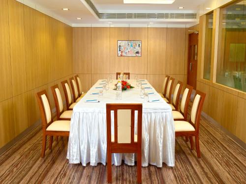 ศูนย์ธุรกิจ, โรงแรมอิสวายา (Hotel Aiswarya) in โกชิ