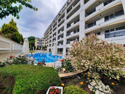 Private Apartments by the sea with a large terrace in Apart hotel!
