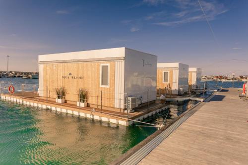 Aqua Resort Giulianova - Houseboat Experience