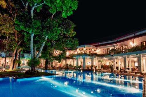 设施服务, 马哈威利齐酒店 (Mahaweli Reach Hotel) in 康提