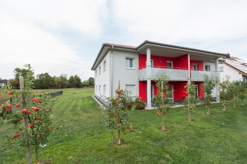 Hofmann`s Apartements & Ferienwohnungen - image 4