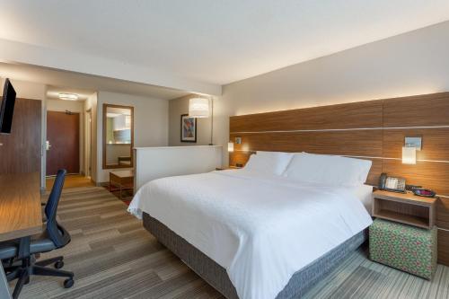 Holiday Inn Express Hotel & Suites Burlington