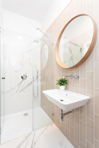 One-Bedroom Apartment with Balcony image 7