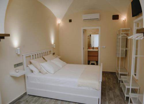 ERES EMERITA 'Apartamentos & Suites' PARKING GRATUITO