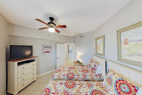 New Listing! Gulfside Bliss with Pools Tennis & Gym condo - image 8