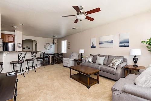 Retreat at San Tan 4BR by Casago - image 2