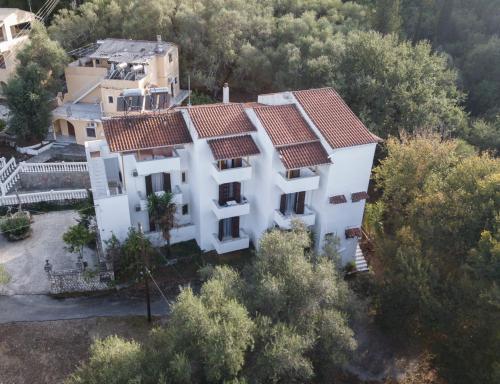 Corfu Room apartments with big parking area - image 8