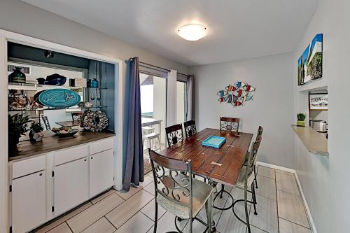 14300 Aloha St Townhome Unit 133 Townhouse - image 3