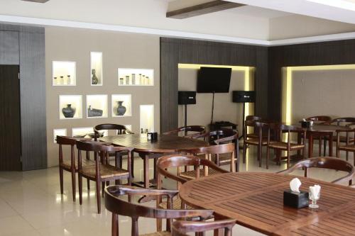 Restaurant, Hotel Pondok Asri Tawangmangu in Tawangmangu