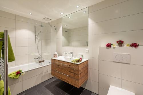 Jolimont Apartments - image 6