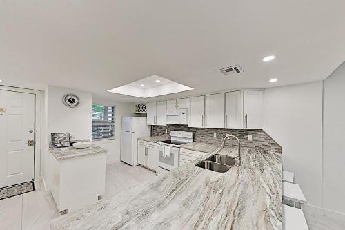 4400 Gulf Blvd Condo Unit 107 - image 5