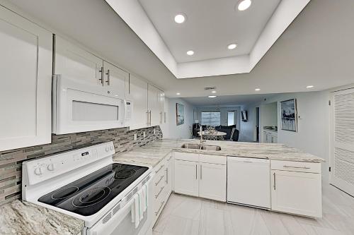 4400 Gulf Blvd Condo Unit 107 - image 7