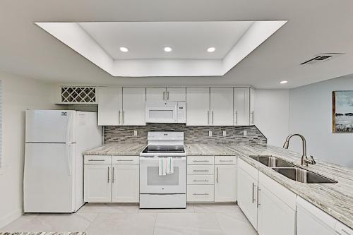 4400 Gulf Blvd Condo Unit 107 - image 6