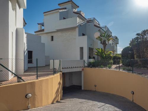 2305 - Luxury villa with sea view and pools - image 12