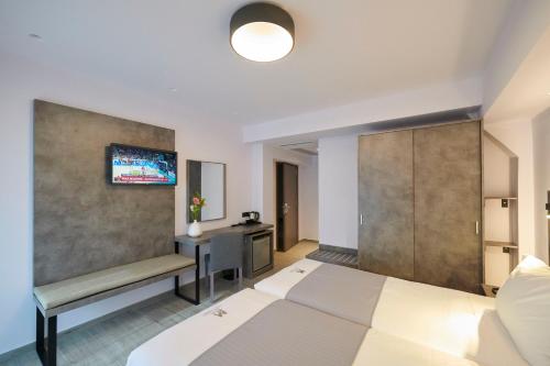 Economy Double or Twin Room image 2