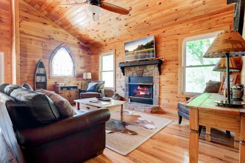 2333 Willow Lane Cabin - image 2