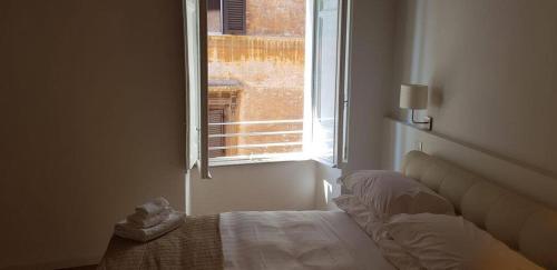 Restored Apartment - Stunning Pantheon View