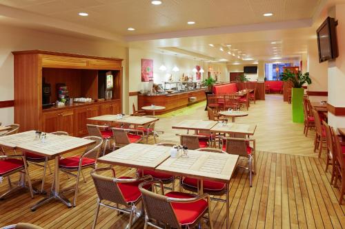 ibis Reading Centre (new ibis rooms) - image 8