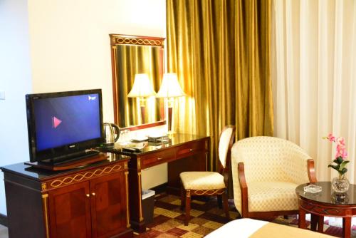 room detail thumbnail 1