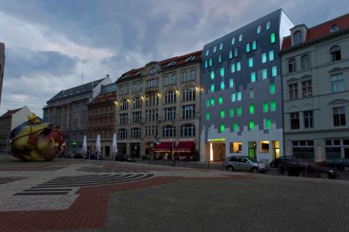 Bejárat, Hotel Gat Point Charlie near Sony Center