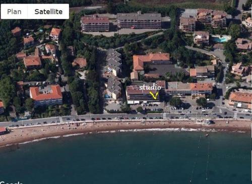 Vue extérieure, emplacement privilégié pour ce bel appartement (emplacement privilegie pour ce bel appartement) in Agay