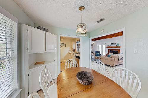 6877 Hwy 361 Home Unit 27 - image 6