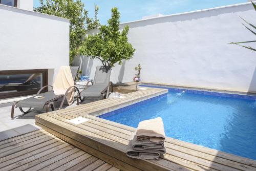 Úszómedence, Fragata - Sólo Familias (Fragata - Solo Familias) in Fuente del Gallo Beach