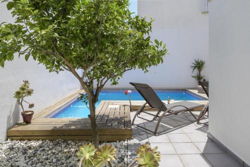 Úszómedence, Fragata - Sólo Familias (Fragata - Solo Familias) in Fuente del Gallo Beach