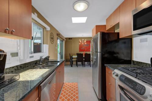 2295 Nicola Rd E Home - image 6