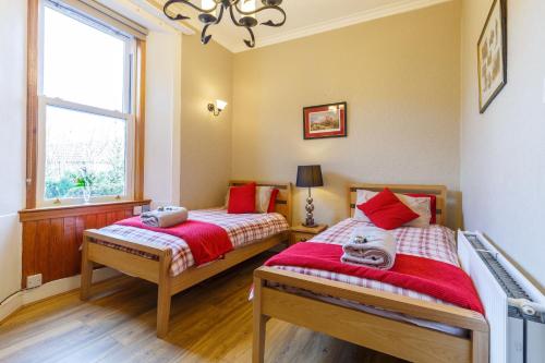 Castle Walk Bed & Breakfast - image 6