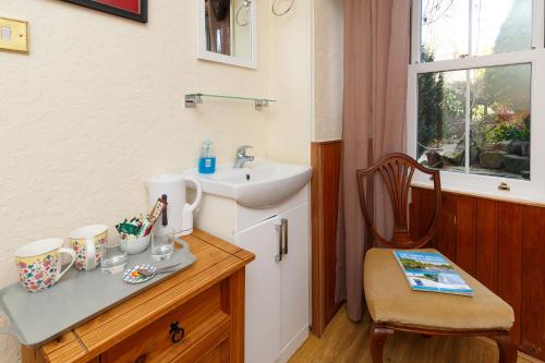 Castle Walk Bed & Breakfast - image 4