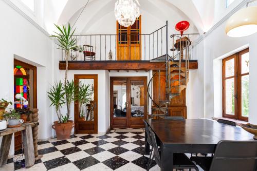 B&B du Couvent, chambre aux paons in ลาโวร์