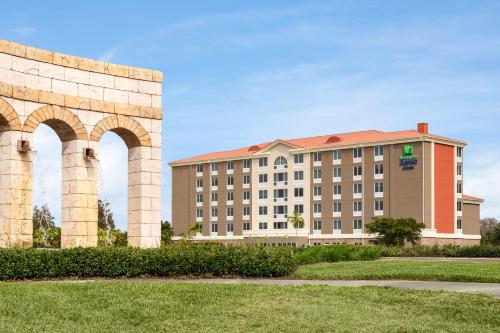 Holiday Inn Express Hotel & Suites Fort Myers West - The Forum By IHG - 숙소 외관