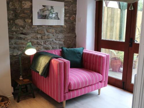 Smithy Cottage - image 10