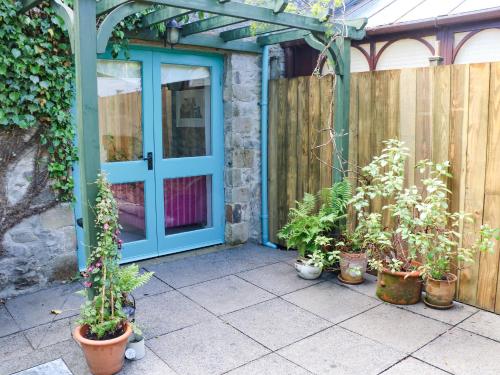 Smithy Cottage - image 5