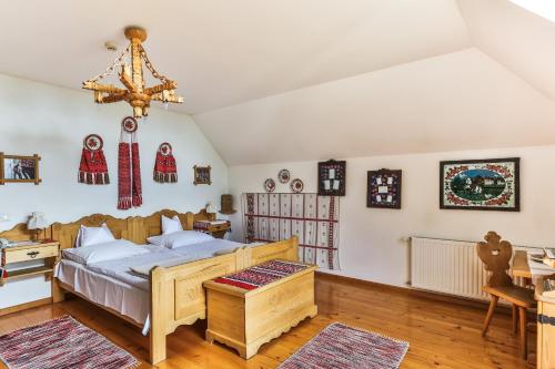 Bagolyvár Hotel - image 3