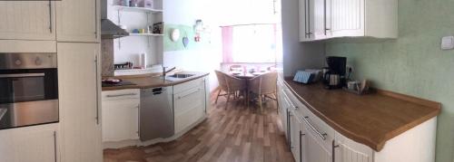 ห้องครัว, Ferienwohnung Jette mit Wallbox in ฮันชเต็ดท์