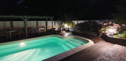 สระว่ายน้ำ, Les Centauris in เทรเบอร์เดน