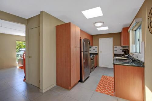 2295 Nicola Rd E Home - image 5