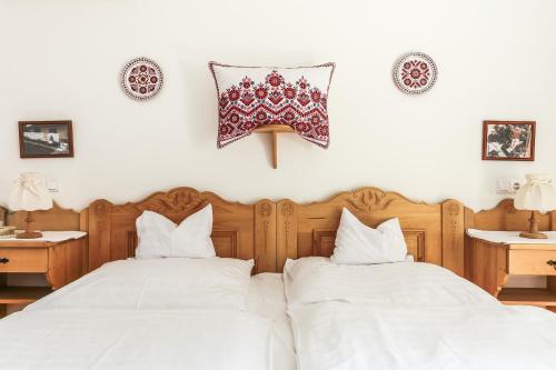 Bagolyvár Hotel - image 12