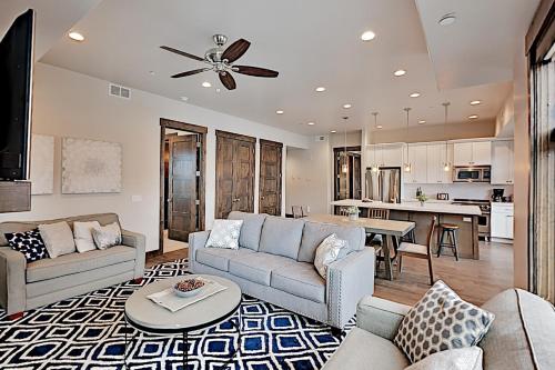 3793 Blackstone Drive Condo Unit 1G - image 2