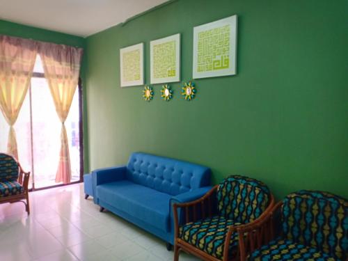 . Adiana Homestay