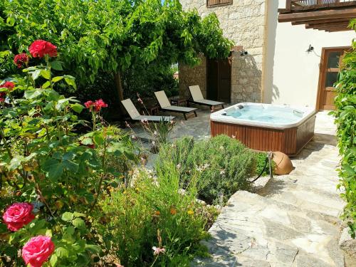 Sea and Mountain View Villa Anna